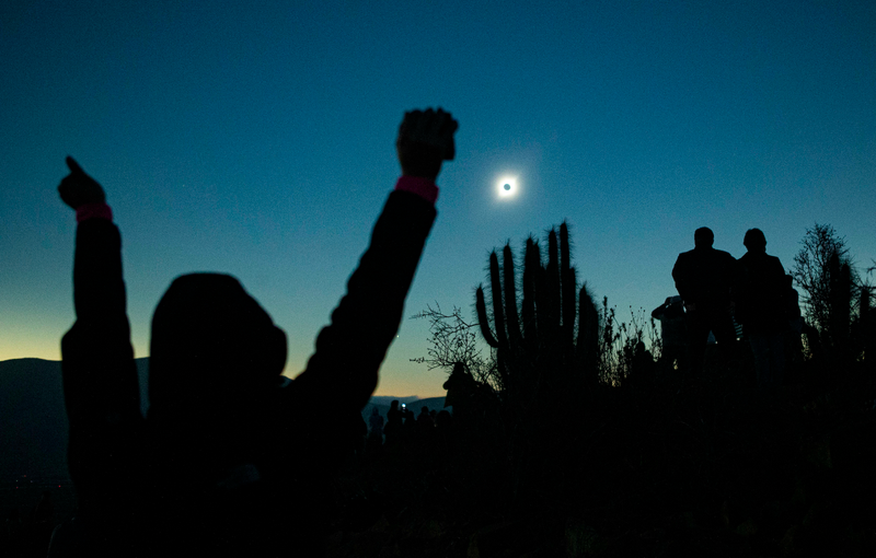 Illustration for article titled 8 fotos espectaculares del eclipse solar total de 2019